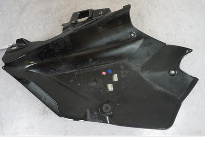 Extrabild3 på Sidkåpa från en Triumph Tiger -2009 motorcykel.