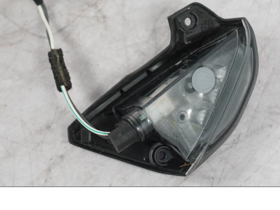 Baksidan på Blinkers LED från en Ducati Multistrada V4 -2024 motorcykel.