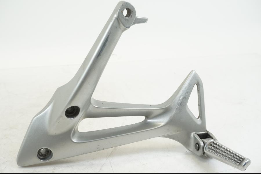 Framsidan på Fotpinne från en Honda VFR 800 -2003 motorcykel.