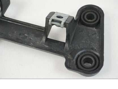 Extrabild1 på Instrumentpanelsfäste från en Aprilia RS 125 -2008 motorcykel.