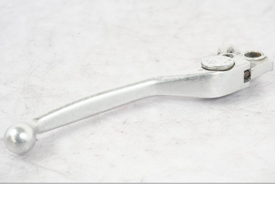 Vänster sida på Bromsgrepp från en KTM 690 Duke -2015 motorcykel.