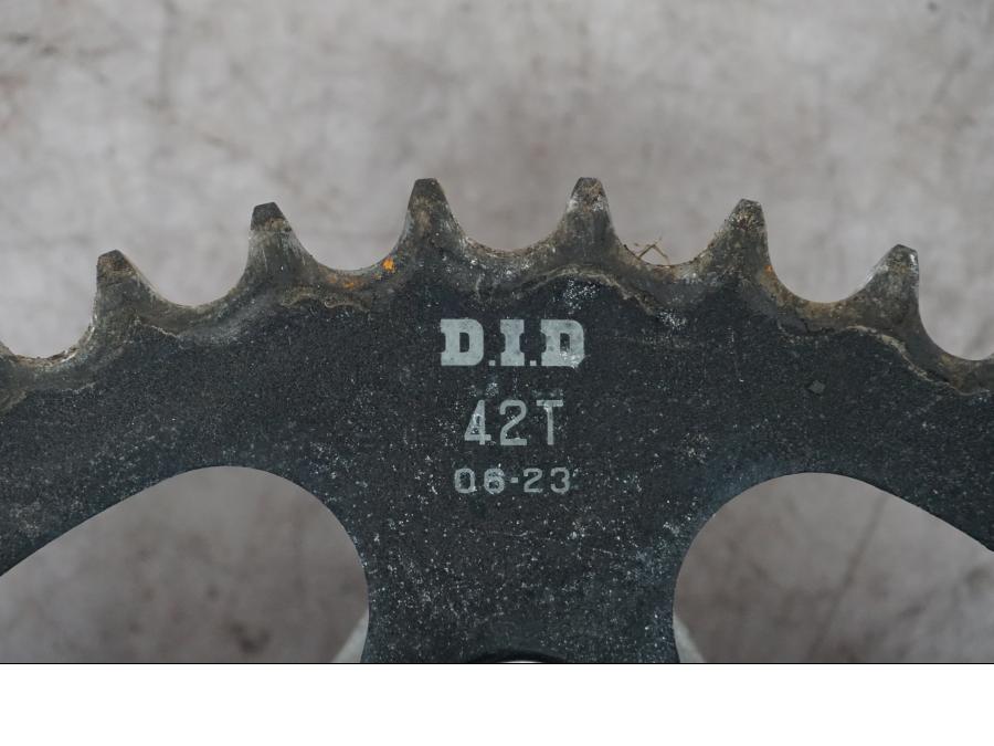 Baksidan på Drevfäste från en Ducati Multistrada V4 -2024 motorcykel.