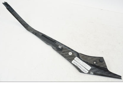 Snett uppifrån på Tankkåpa från en Triumph Speed Triple -2021 motorcykel.