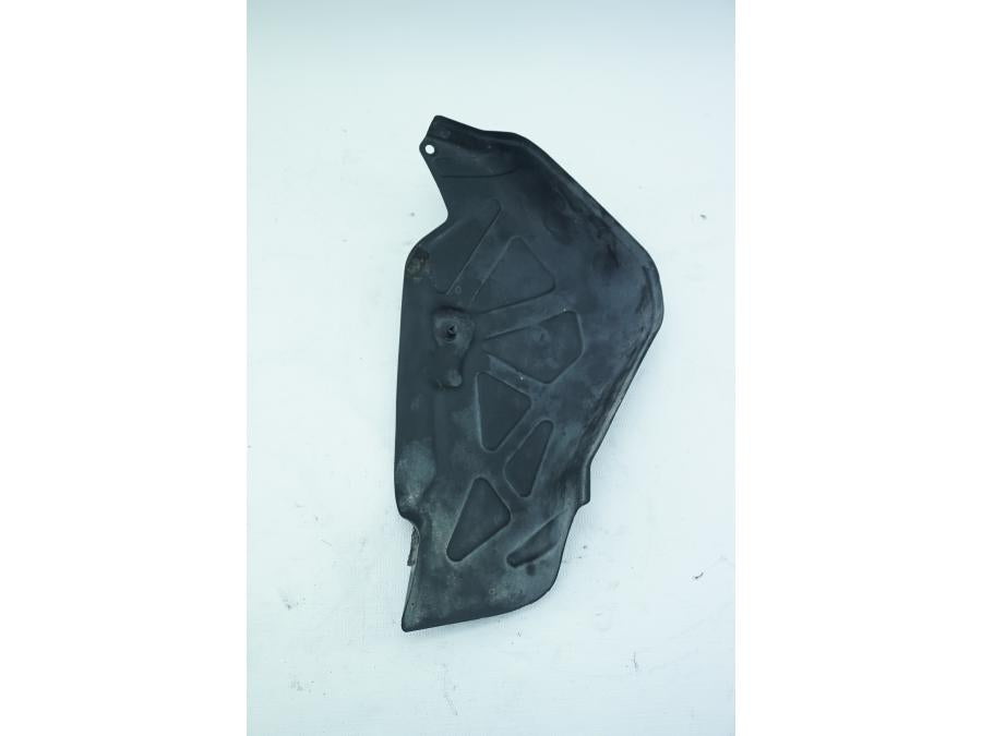 Baksidan på Värmeskydd från en Honda VFR 1200 -2012 motorcykel.