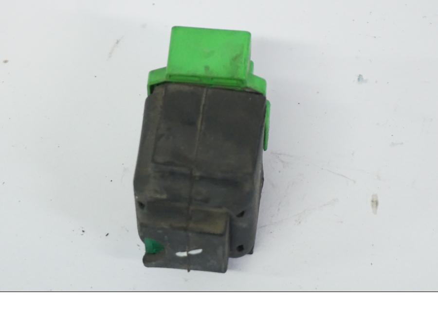 Extrabild1 på Startrelä från en Honda CB 500 X -2015 motorcykel.