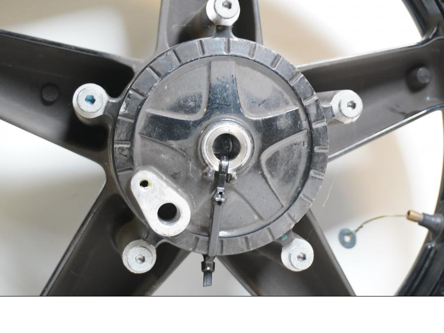 Extrabild3 på Fälg från en Yamaha X-Max 250 -2012 scooter.