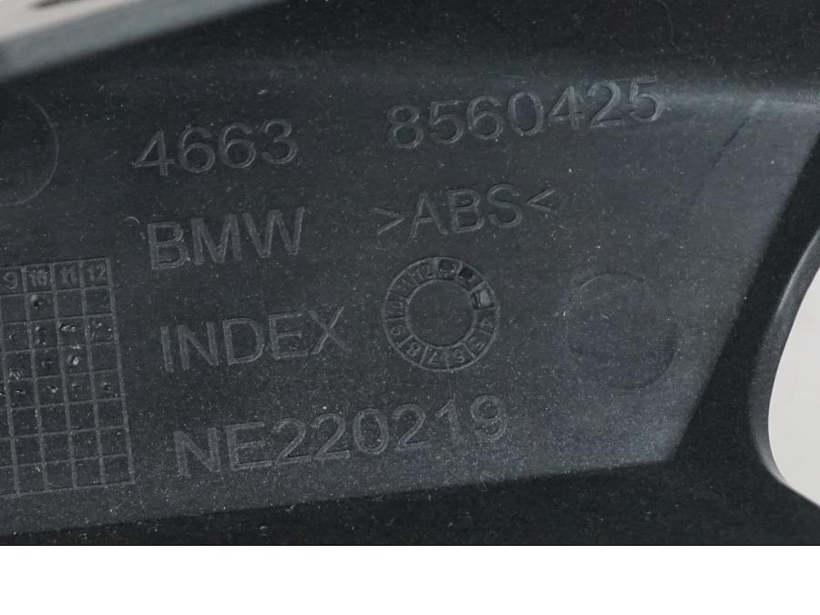 Snett nerifrån på Bakvinge från en BMW G 310 GS -2016 motorcykel.