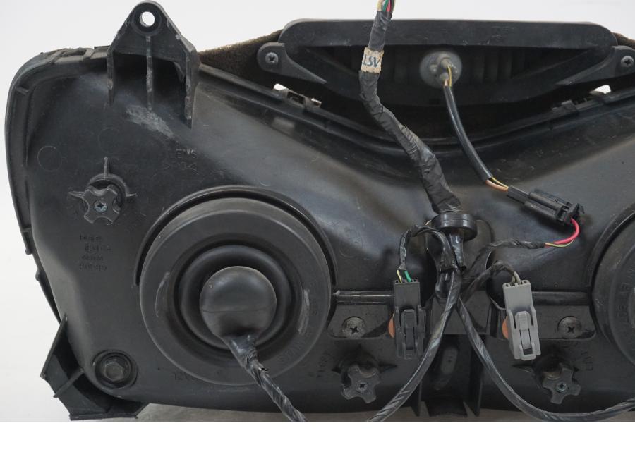 Extrabild3 på Strålkastare från en Kawasaki ZX-12R -2000 motorcykel.