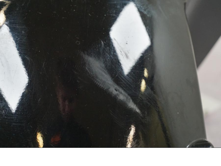 Snett nerifrån på Framskärm från en Kawasaki ZX-10R -2008 motorcykel.