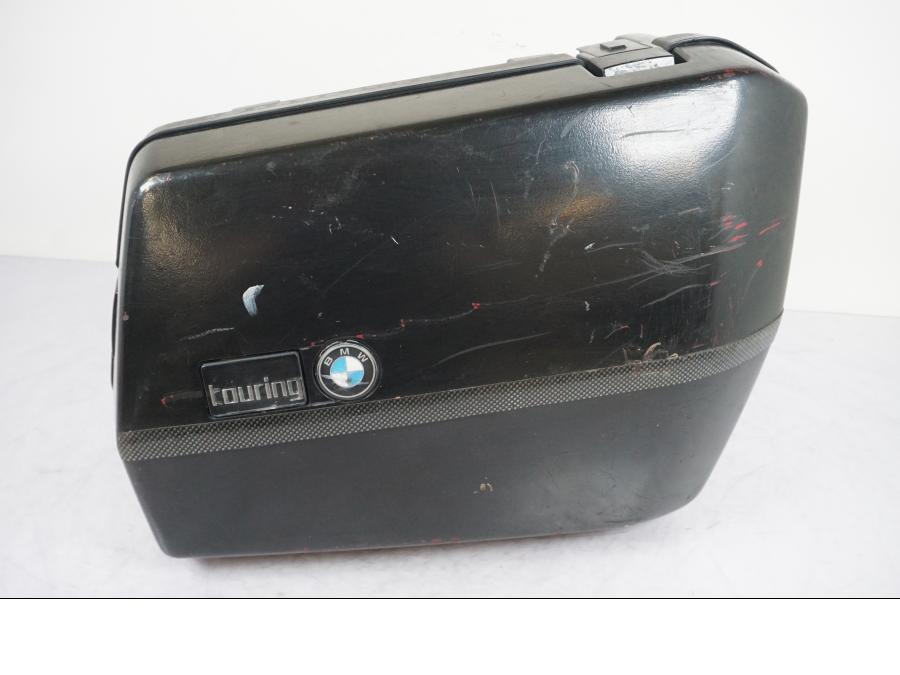 Framsidan på Sidoväska från en BMW K 100 -1984 motorcykel.