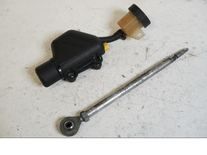 Framsidan på Bromshuvudcylinder från en KTM 625 Duke II -2002 motorcykel.