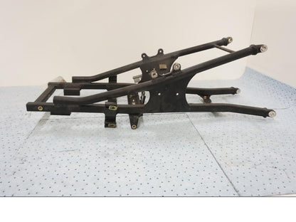 Höger sida på Bakram från en Triumph Speed Triple -2005 motorcykel.