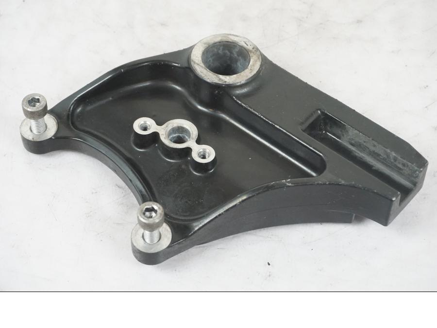 Framsidan på Bromsoksfäste från en Kawasaki ZZ-R 1400 -2009 motorcykel.