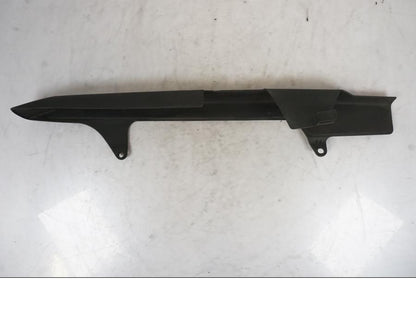 Höger sida på Kedjeskydd från en Honda VTR 1000 F -1997 motorcykel.