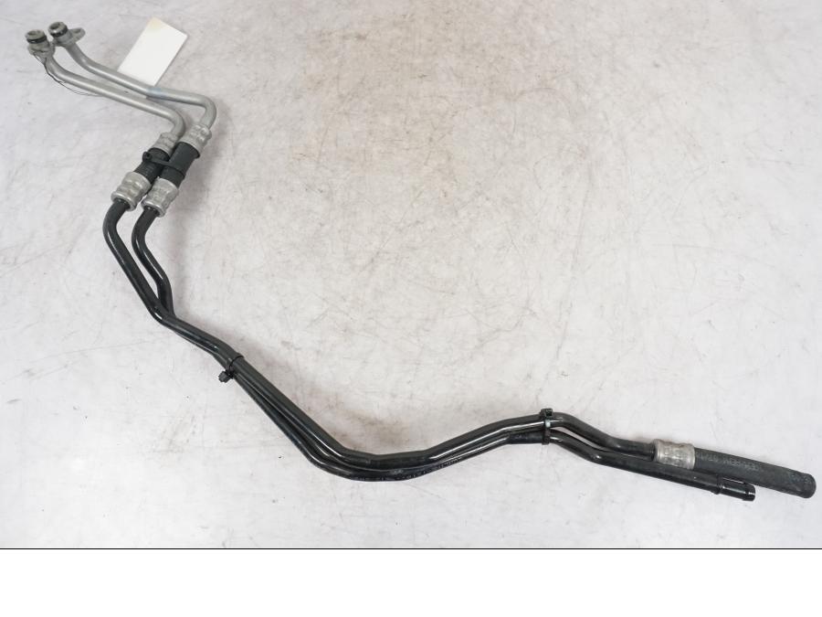 Extrabild1 på Oljekylrör från en BMW K 1600 GTL -2015 motorcykel.