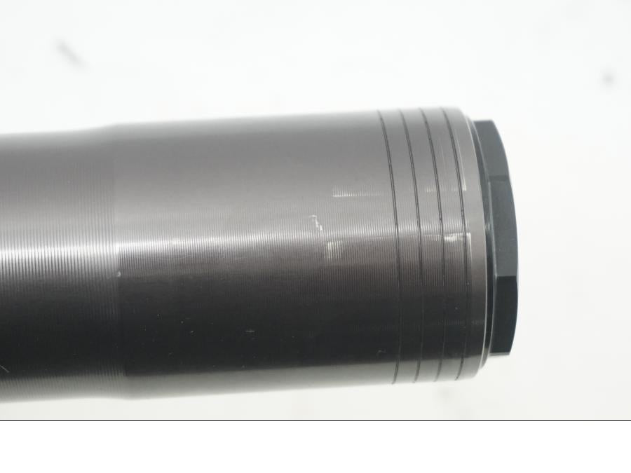 Vänster sida på Gaffelben från en Ducati 899 Panigale -2015 motorcykel.