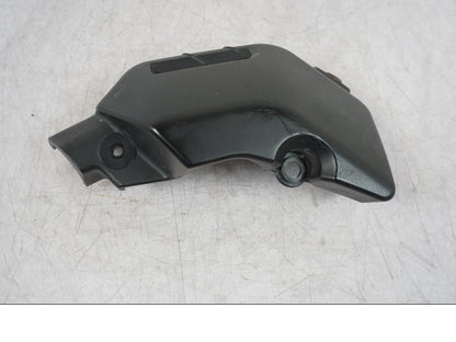 Baksidan på Vattenexpansionskärl från en Yamaha MT-09 -2016 motorcykel.