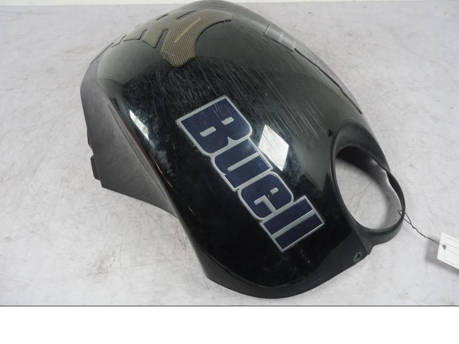 Framsidan på Bensintankskåpa från en Buell 1125 R -2008 motorcykel.