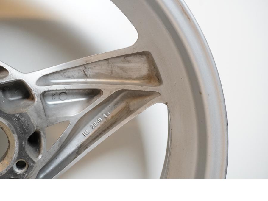 Extrabild3 på Fälg från en BMW F 650 CS -2002 motorcykel.