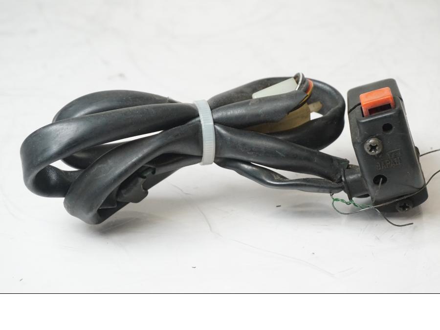 Vänster sida på Styrelreglage från en Honda XL 600 V -1987 motorcykel.