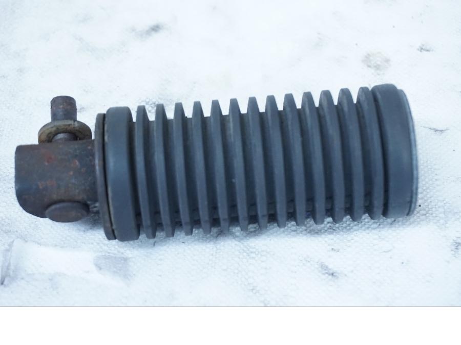 Höger sida på Fotpinne från en Honda XL 600 V -1994 motorcykel.