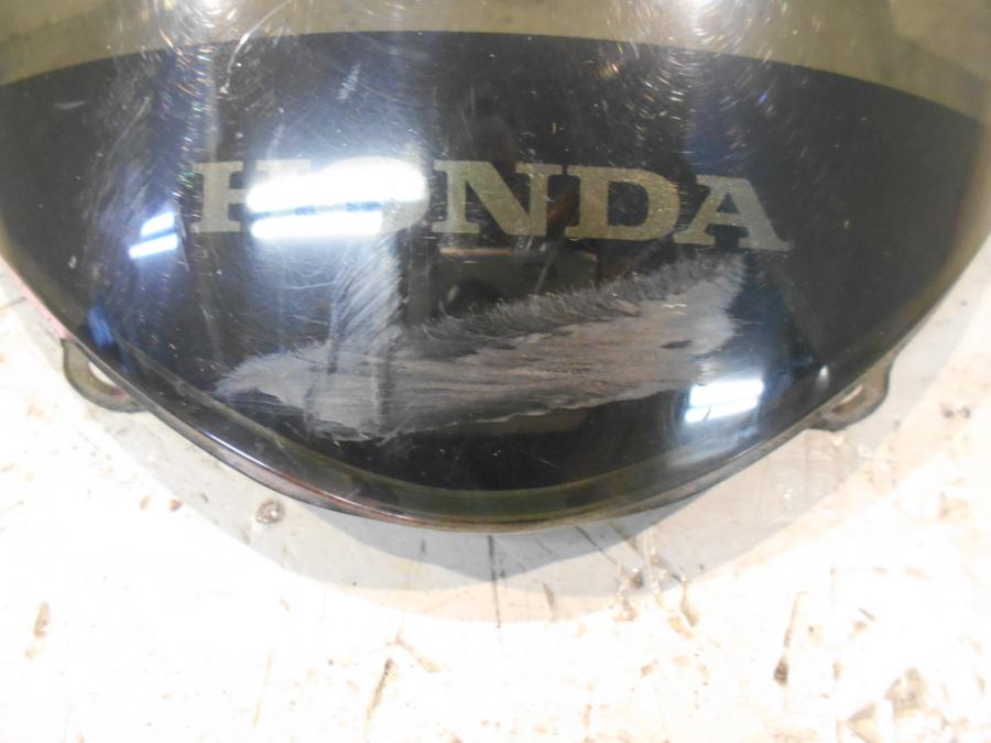 Baksidan på Vindruta från en Honda CBR 125 R -2007 motorcykel.