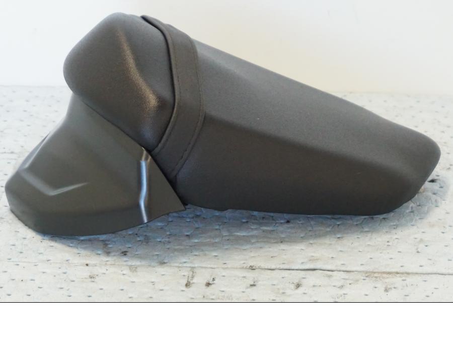 Baksidan på Sadel från en Suzuki GSX 1300 BK -2008 motorcykel.