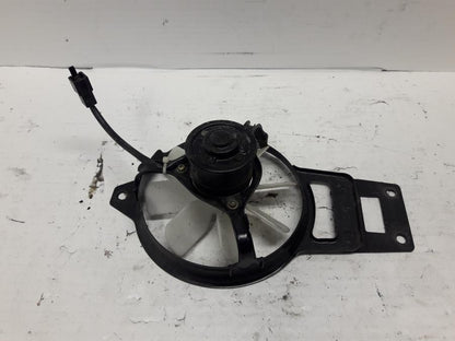 Framsidan på Vattenkylfläkt från en Kawasaki KLE 500 -2001 motorcykel.