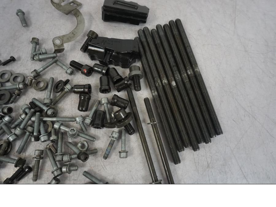 Baksidan på Skruv / Mutter etc från en BMW R 1200 GS -2010 motorcykel.