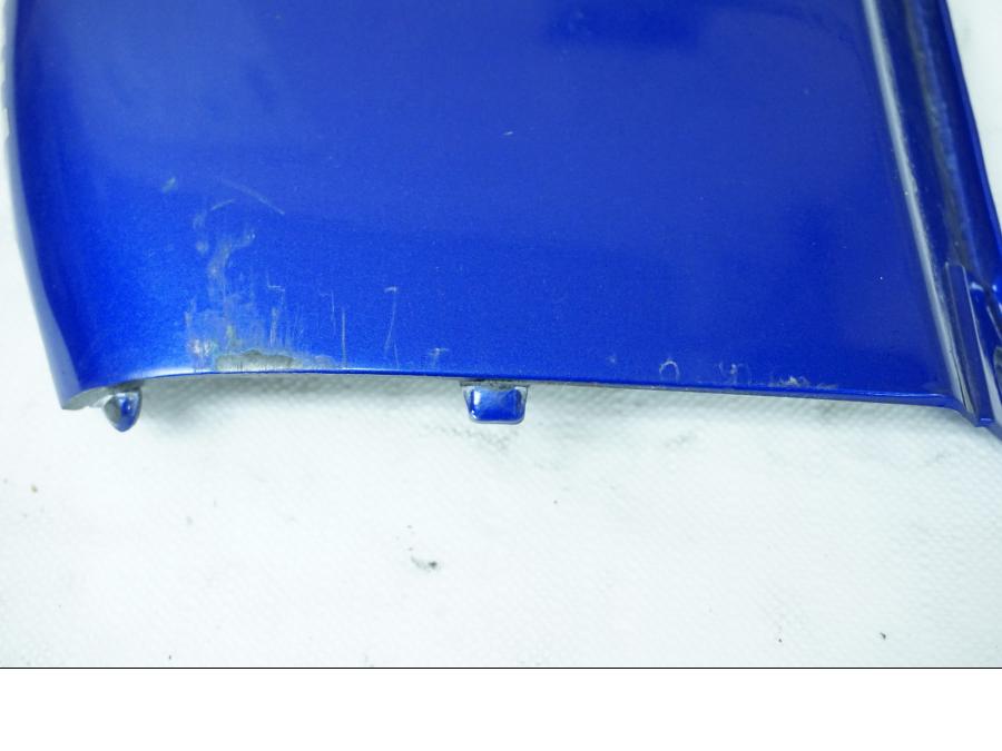 Höger sida på Bakvinge från en Yamaha YZF 1000 R -1997 motorcykel.