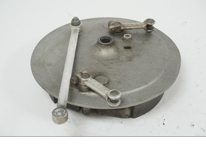 Snett nerifrån på Bromstrumma från en BMW R 60 -1971 motorcykel.