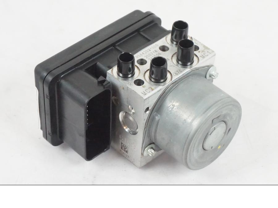 Framsidan på ABS Modulator från en KTM 390 Adventure -2021 motorcykel.