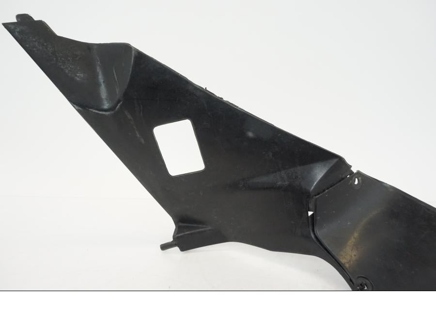 Baksidan på Toppkåpsinsida från en Suzuki GSX-R 1000 -2005 motorcykel.