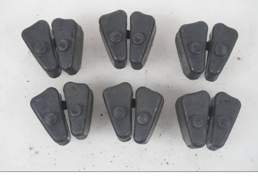 Baksidan på Ryckutjämnare från en Honda CBR 900 RR -2000 motorcykel.