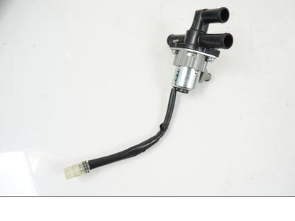 Framsidan på Second Air från en Yamaha MT-10 -2022 motorcykel.