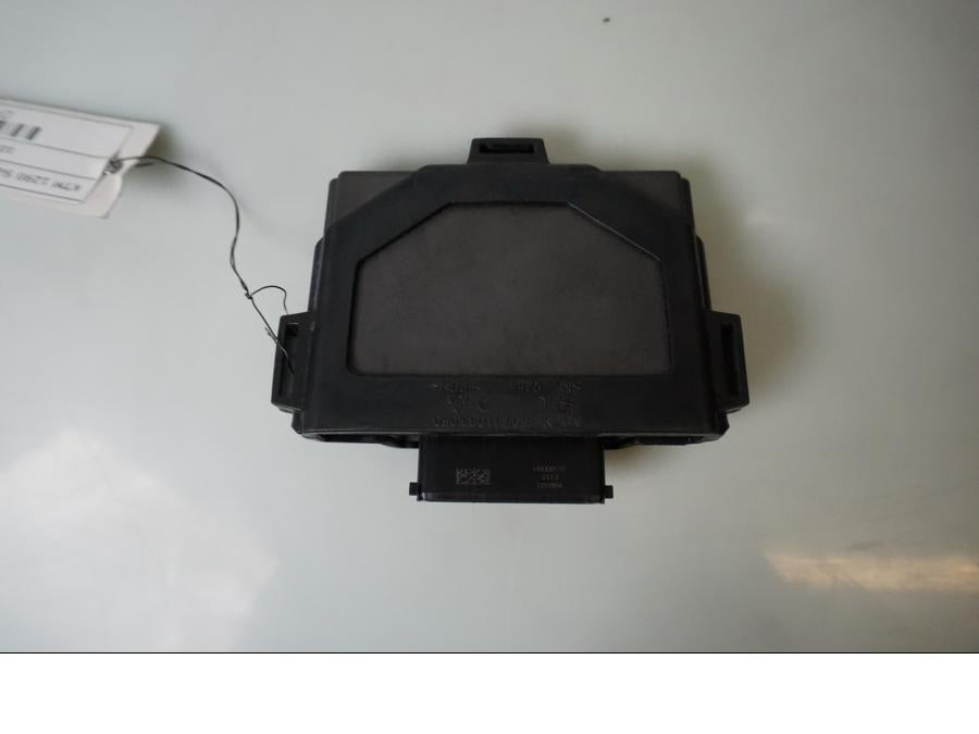 Framsidan på Control Unit från en KTM 1290 Super Adventure R -2021 motorcykel.