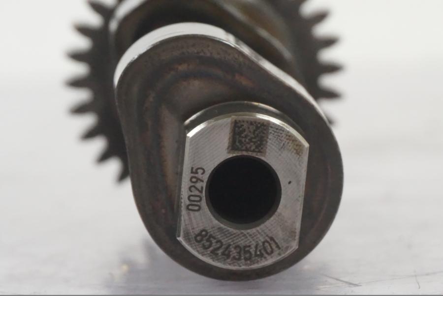 Baksidan på Kamaxel från en BMW R 1200 GS -2018 motorcykel.