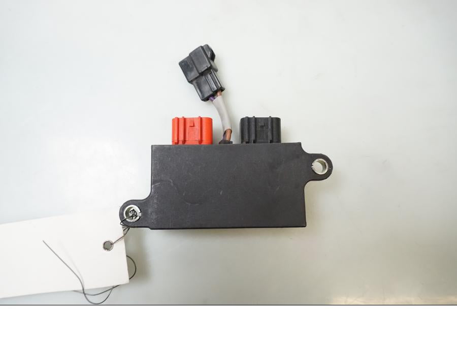 Baksidan på CDI / ECU från en KTM 125 Duke -2013 motorcykel.