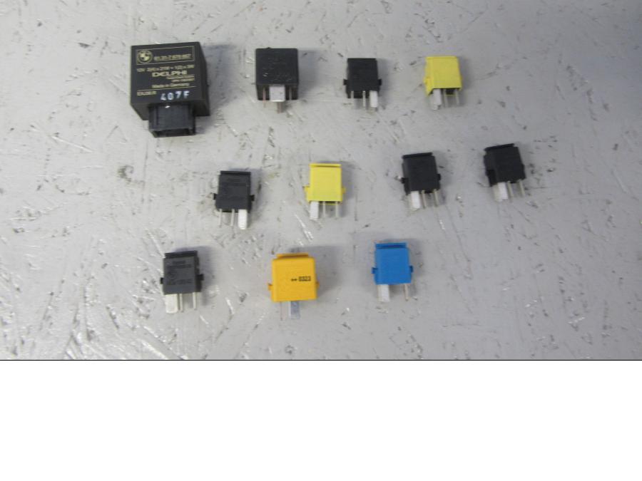 Framsidan på Relä från en BMW K 1200 LT -2004 motorcykel.