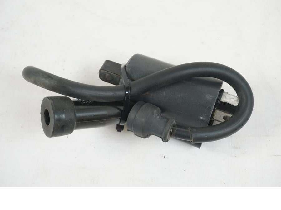 Framsidan på Tändspole från en Suzuki VZR 1800 -2009 motorcykel.