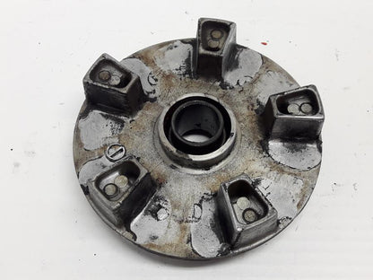 Baksidan på Drevfäste från en Suzuki SV 1000 -2004 motorcykel.