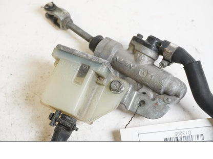 Baksidan på Bromshuvudcylinder från en Suzuki GSX-R 750 -1992 motorcykel.