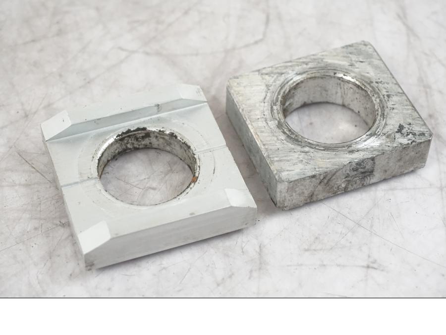 Framsidan på Styrplatta från en Kawasaki ZX-6R -2006 motorcykel.