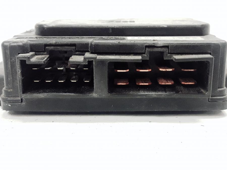 Baksidan på Reläbox från en Kawasaki VN 800 -1995 motorcykel.