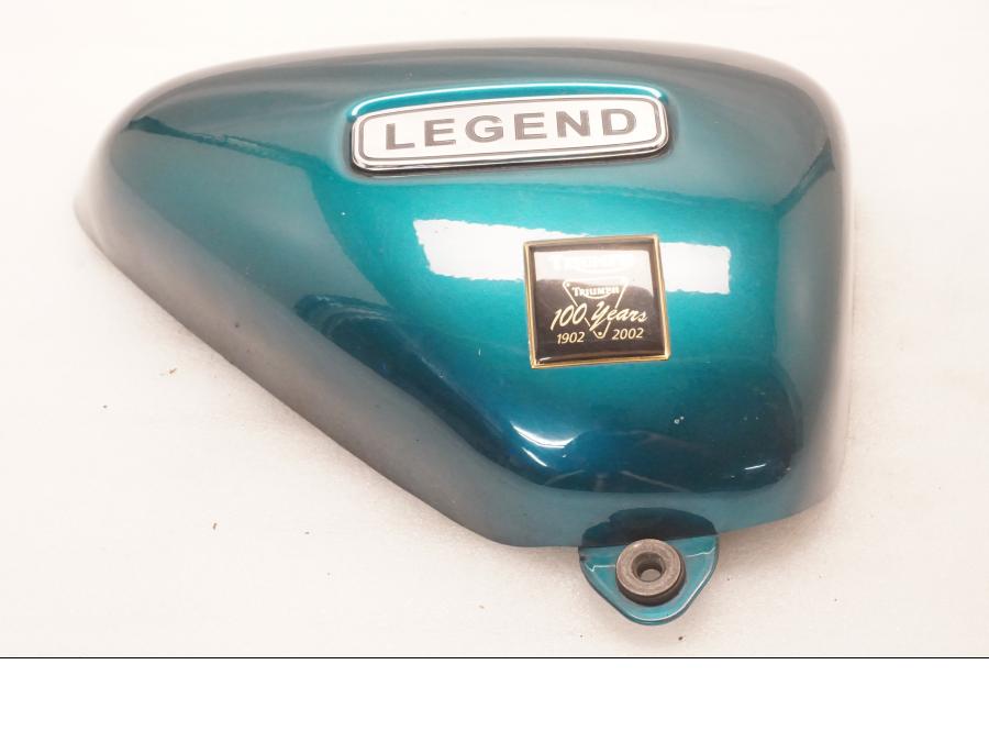 Framsidan på Sidopanel från en Triumph Legend TT -2000 motorcykel.