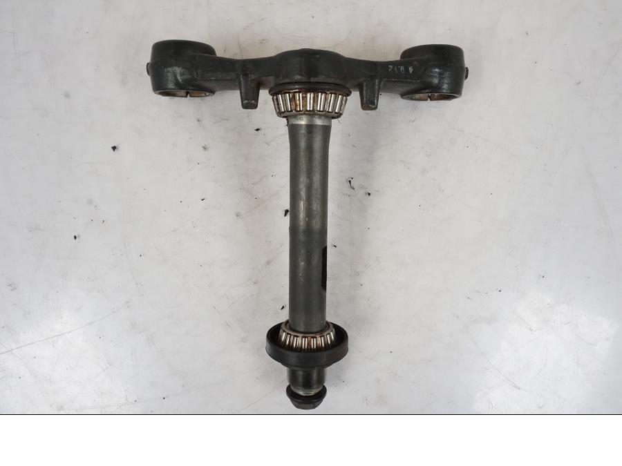 Framsidan på Gaffelkrona från en Suzuki GSX 550 EF -1985 motorcykel.