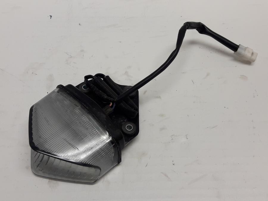 Framsidan på Baklampa från en Yamaha XJR 1300 -2015 motorcykel.