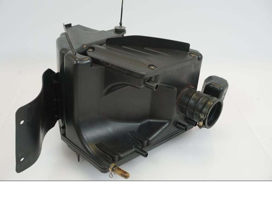 Snett nerifrån på Luftburk från en Yamaha XT 660 R -2004 motorcykel.