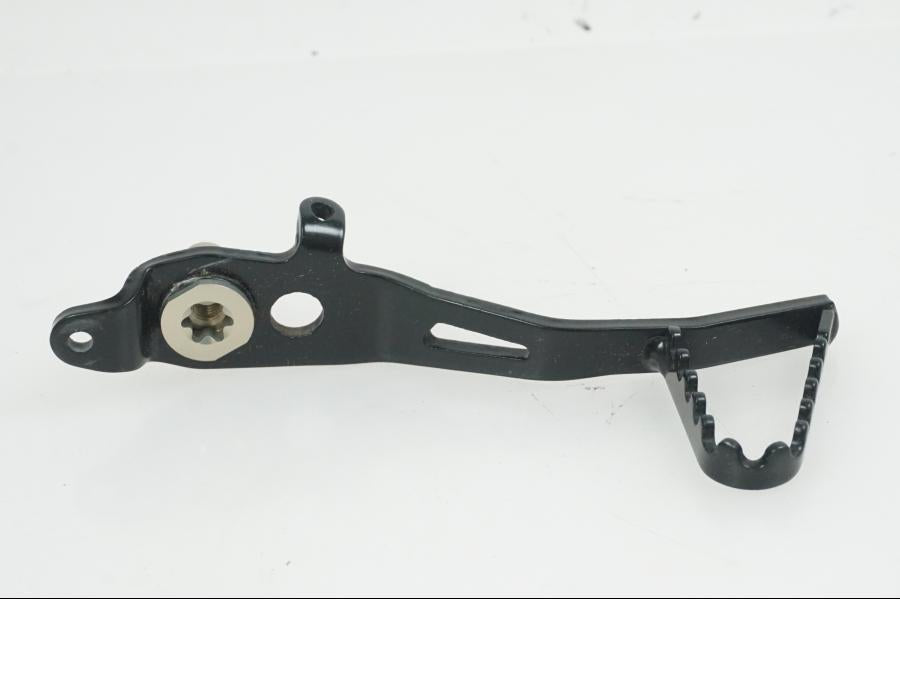 Framsidan på Bromspedal från en BMW R 1250 GS -2023 motorcykel.