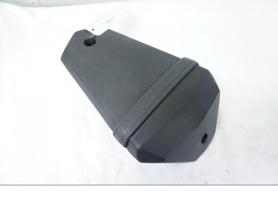 Framsidan på Sadel från en Yamaha YZF-R 125 -2009 motorcykel.